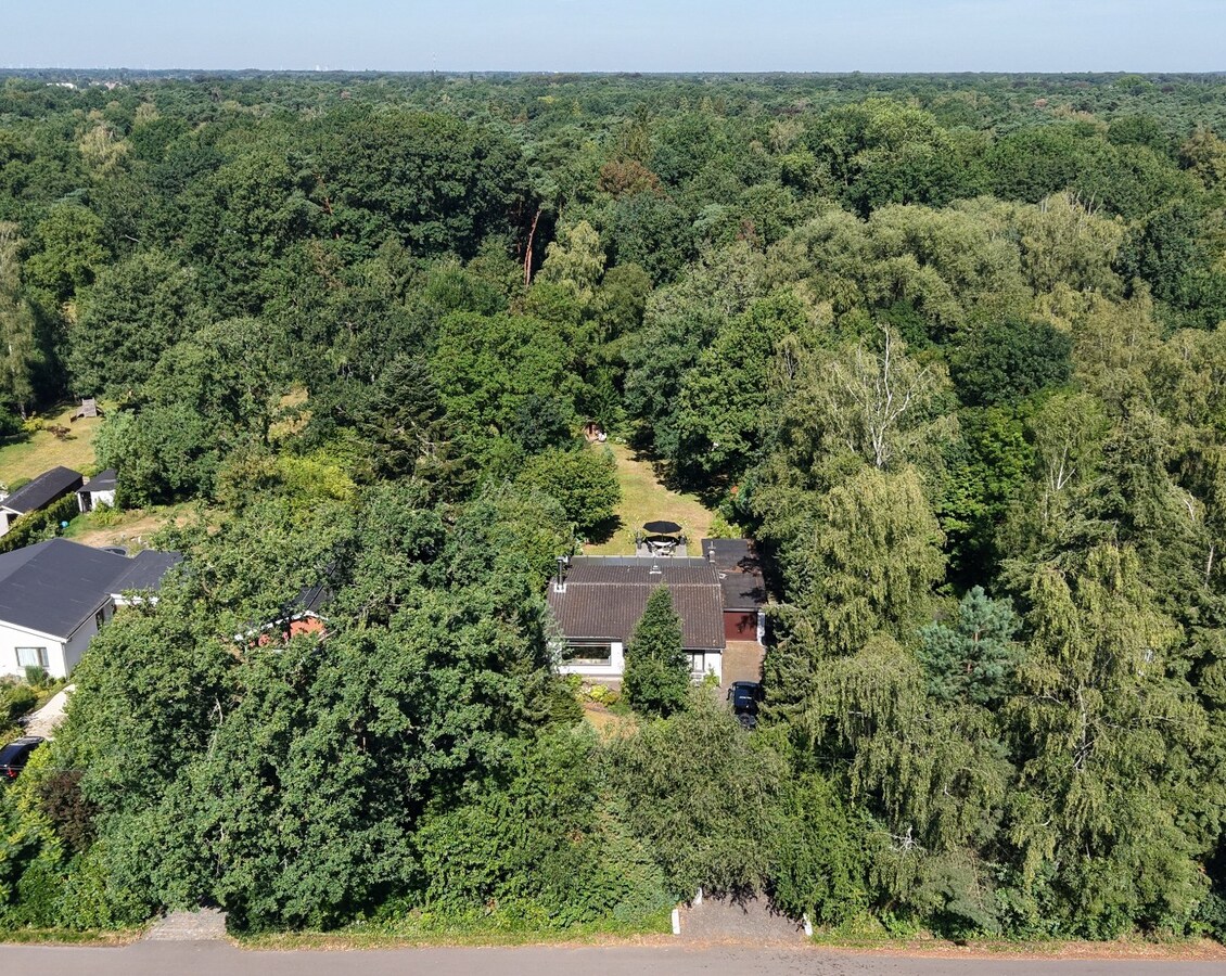 Uiterst rustig gelegen gelijkvloerswoning met 3 slaapkamers op 2018 m² 
