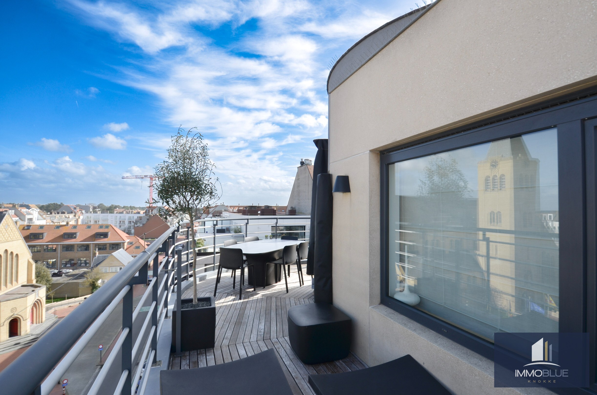 Uniek duplexappartement/penthouse met een weids uitzicht. 