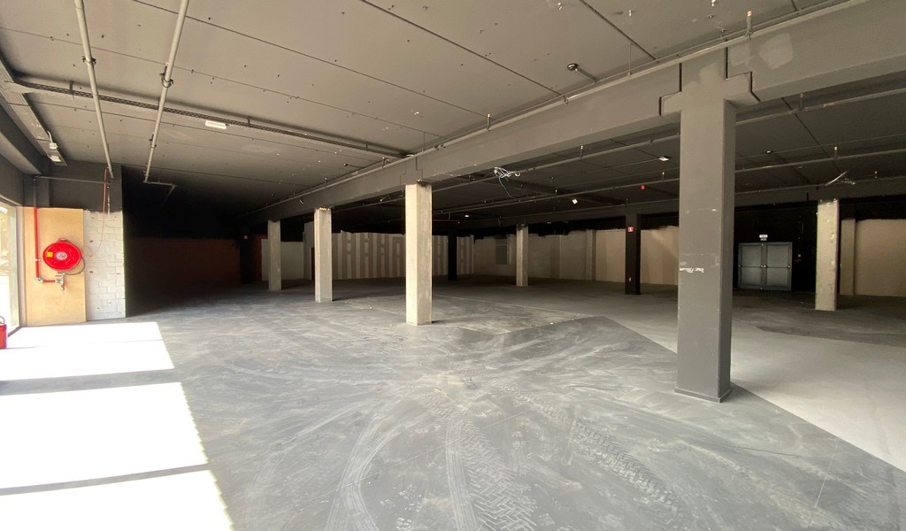 Winkel te huur langs Kortrijksesteenweg in Gent