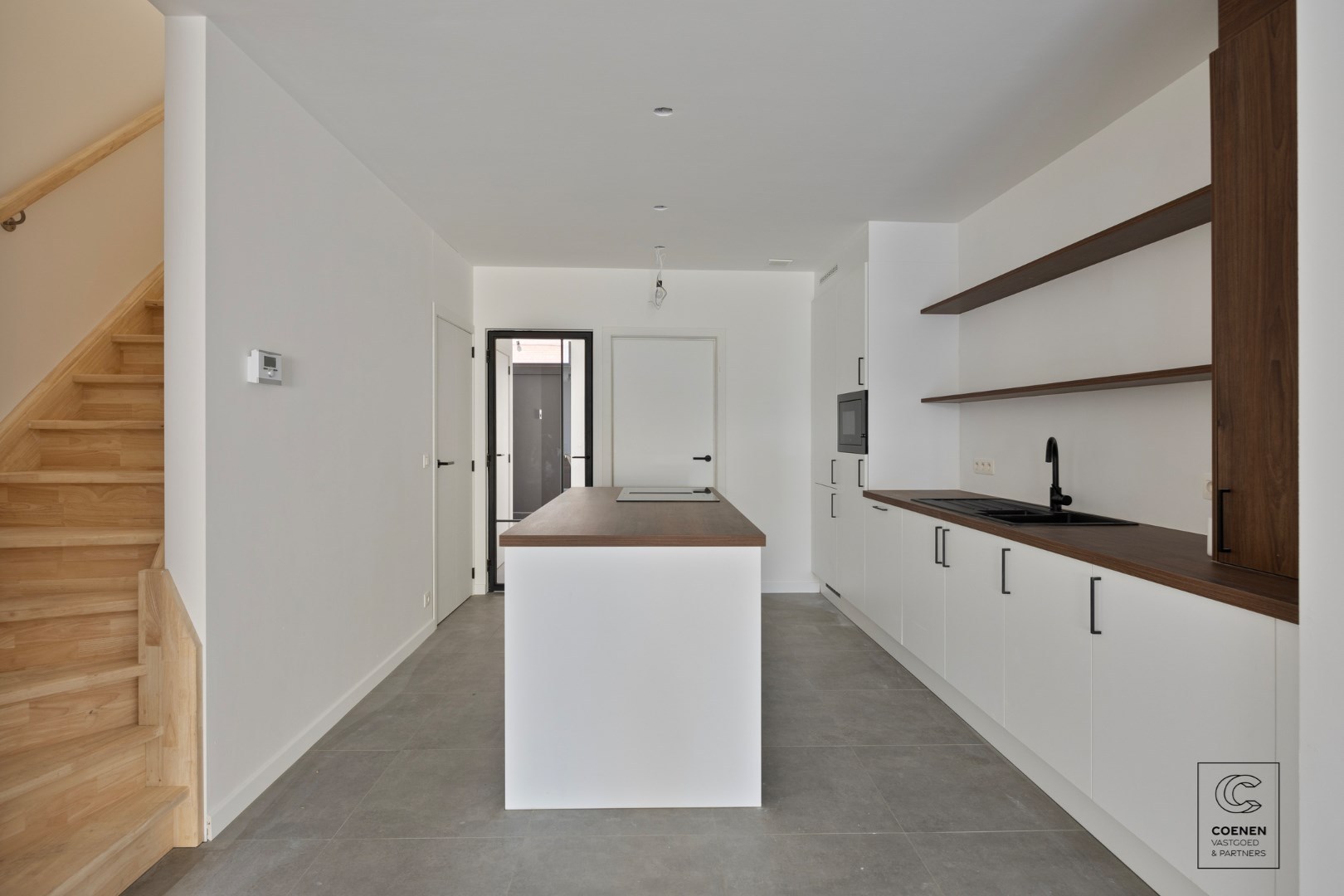 Prachtig, volledig gerenoveerde woning met 3 slaapkamers op een toplocatie te Turnhout! 