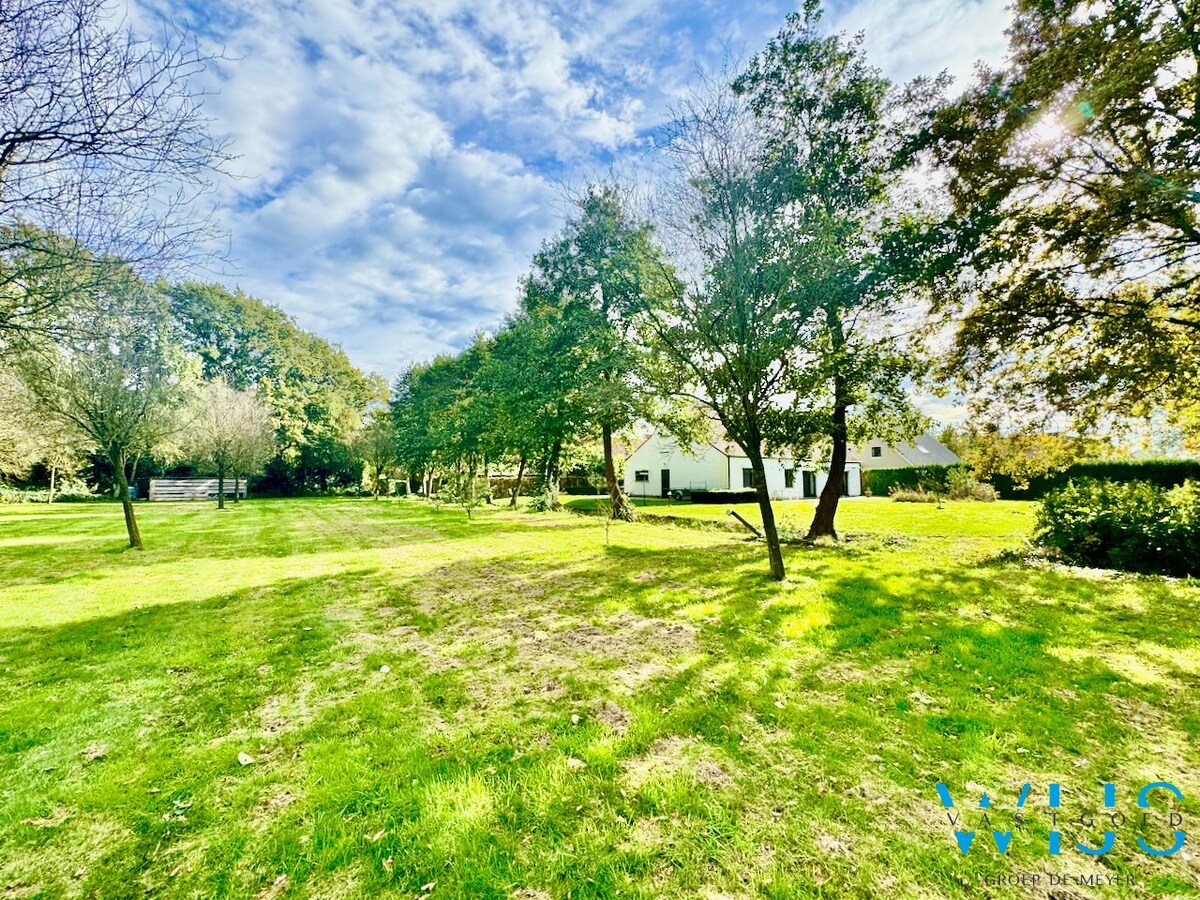 Tijdloze woning op 4.299 m² te Ertvelde 