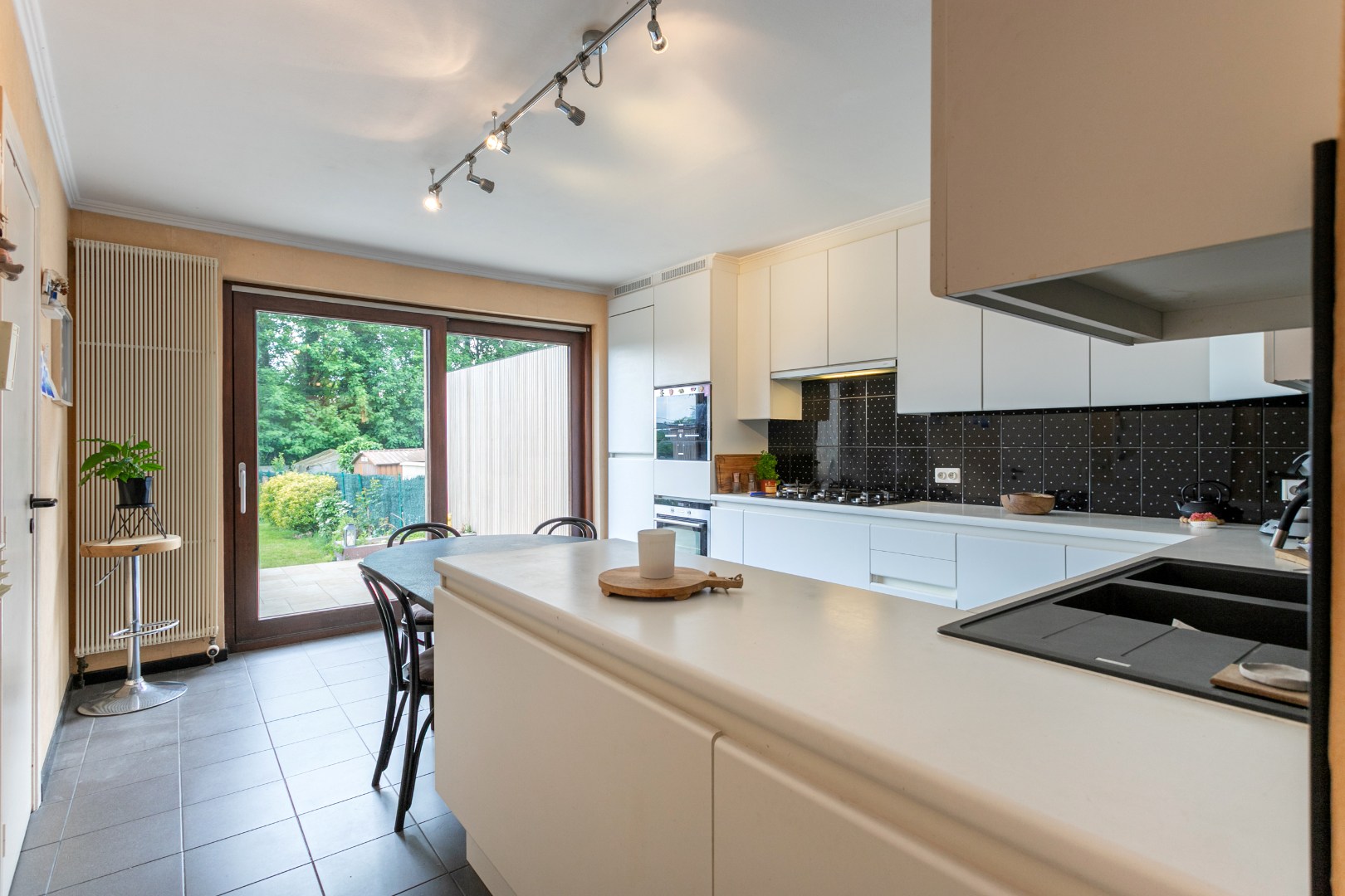 Instapklare woning met 4 slpk te Halle 
