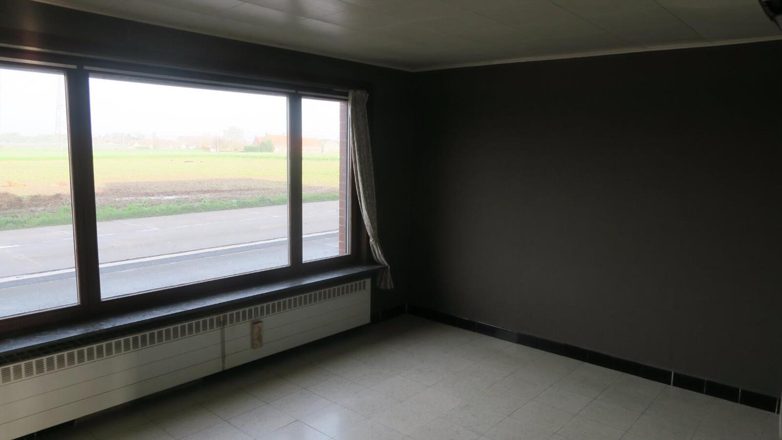 Landelijk gelegen woning met garage 