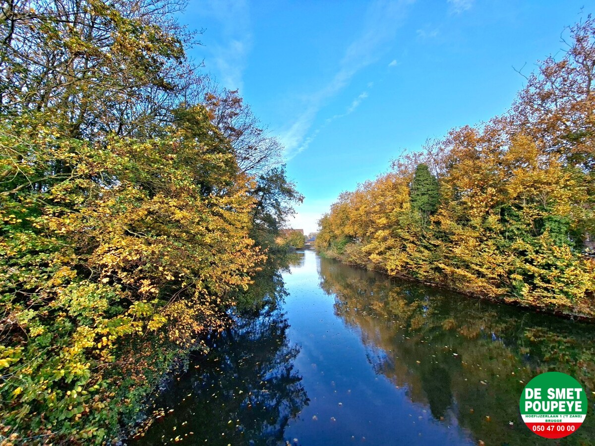 Vernieuwd hoekappartement 