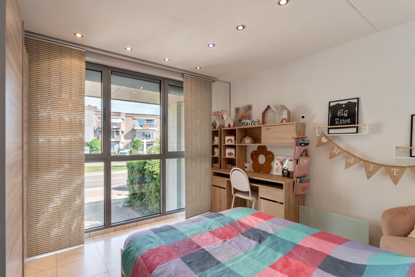 Zeer ruime, goed afgewerkte woning met diverse mogelijkheden nabij het centrum van Maaseik! 