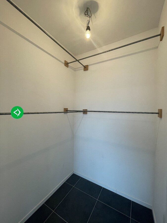 Rustig gelegen duplex appartement met 2 slaapkamers en autostaanplaats te Lichtervelde VRIJ 1/08/2026 