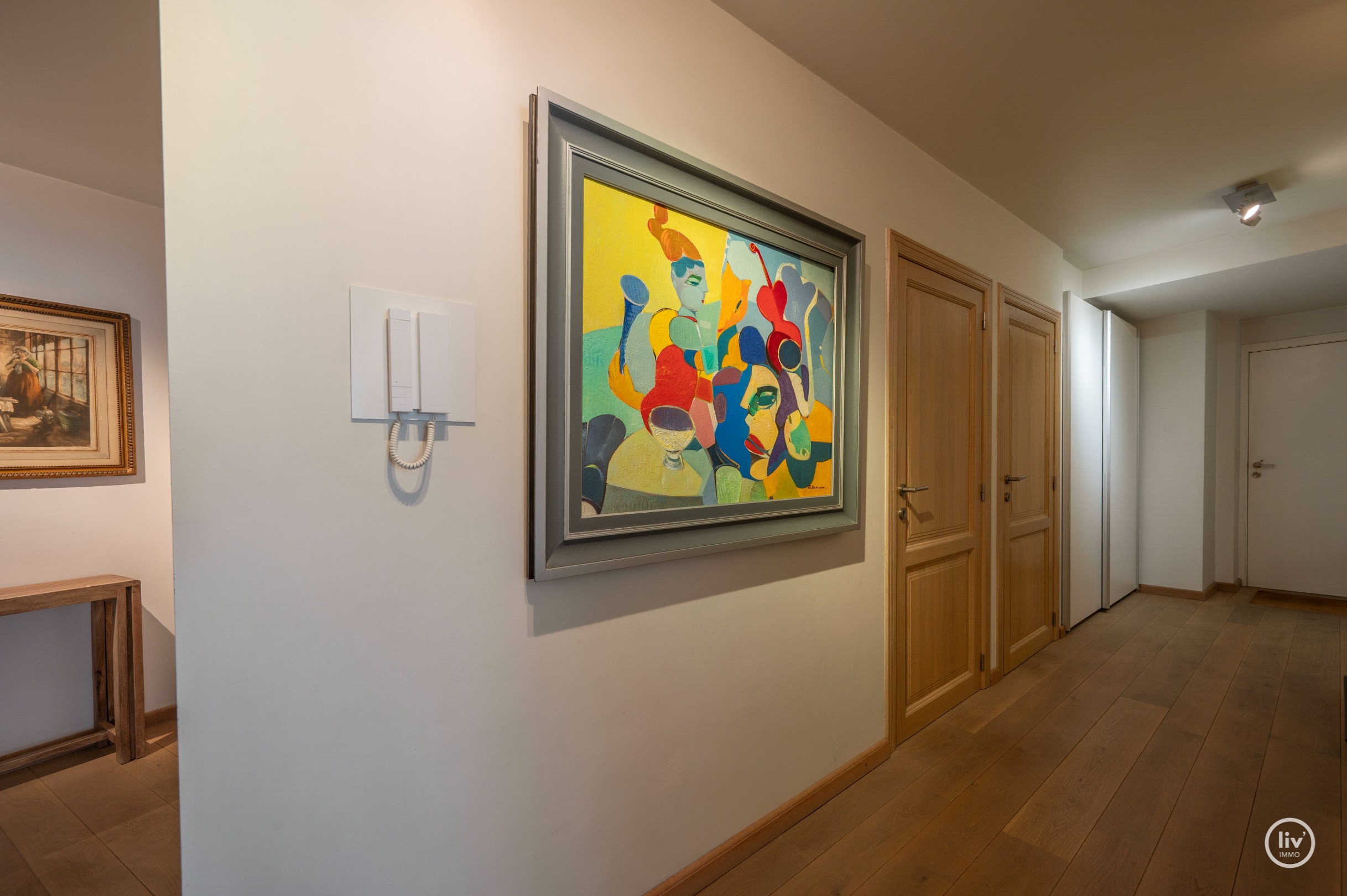 Aangenaam, ruim (101m2) appartement met 2 slaapkamers gelegen in het mussenpad te Knokke. 