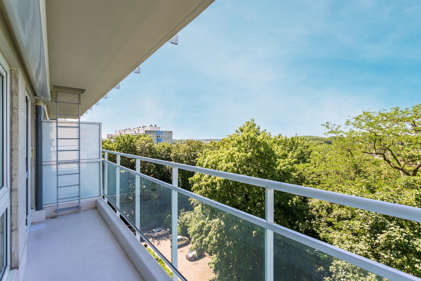 App (82m²) te koop in Breughelpark, met 2 slpks, ruim balkon en kelder 