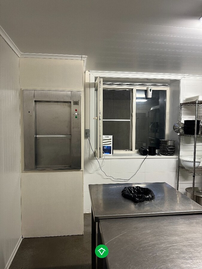 Combinatie wonen &amp; werken: horecazaak met woonst in Eernegem 