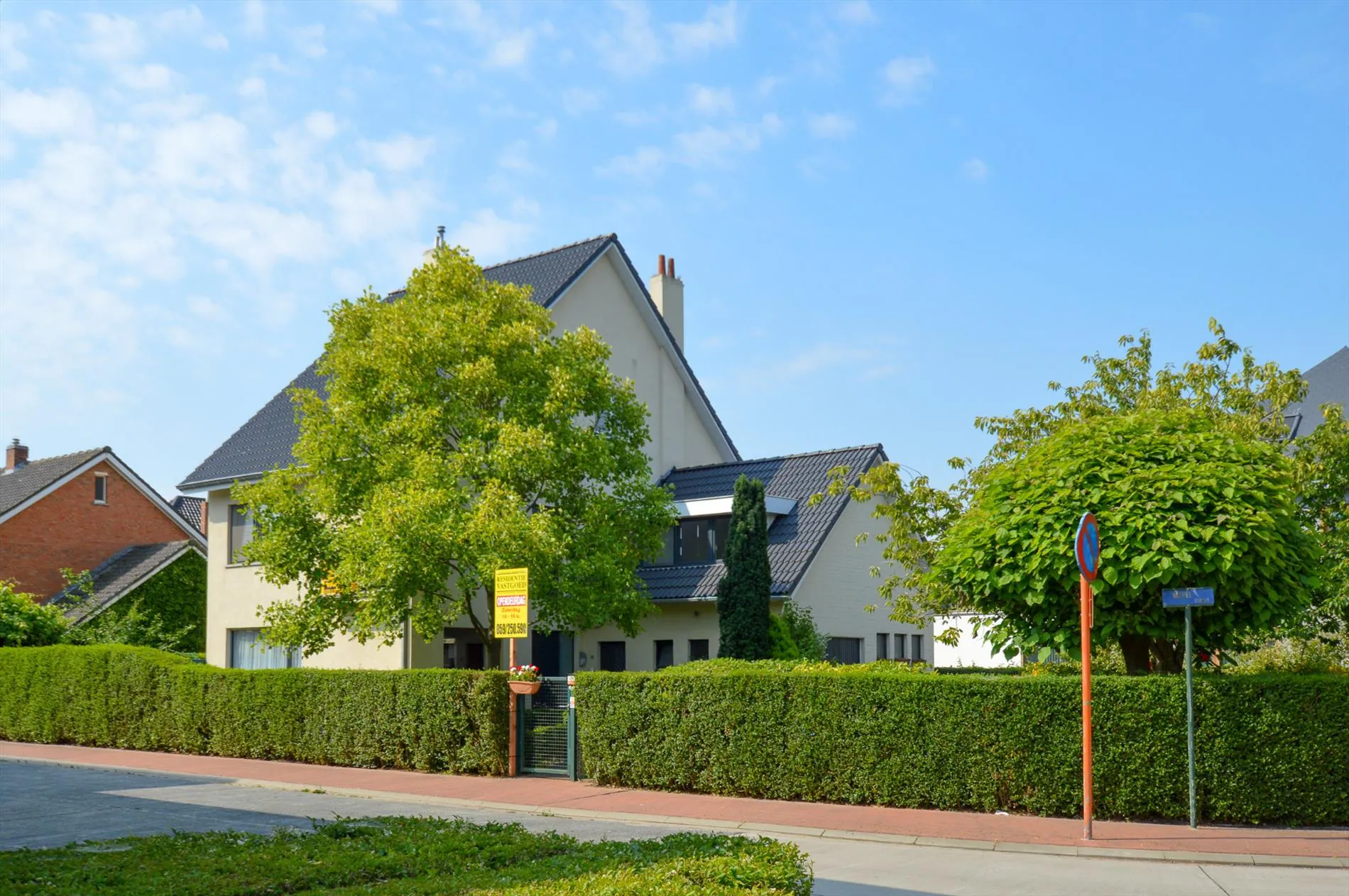 Alleenstaande villa te Stene op 481 m² met mogelijkheden tot praktijkruimte of vrij beroep