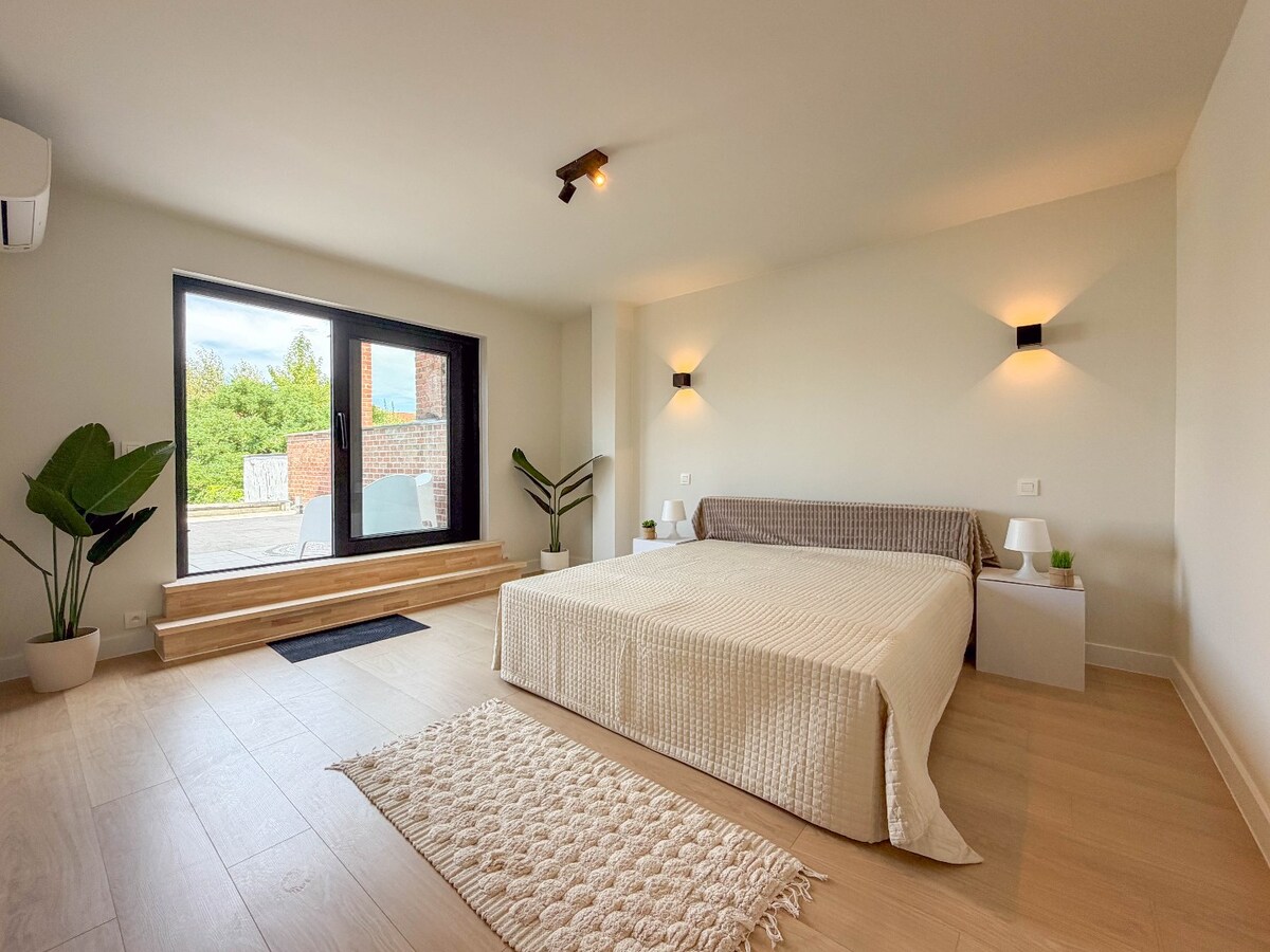 TOPPER ! Appartement op topligging met groot terras van maar liefst 30 m2 ! *** NONO INSPIRED *** 