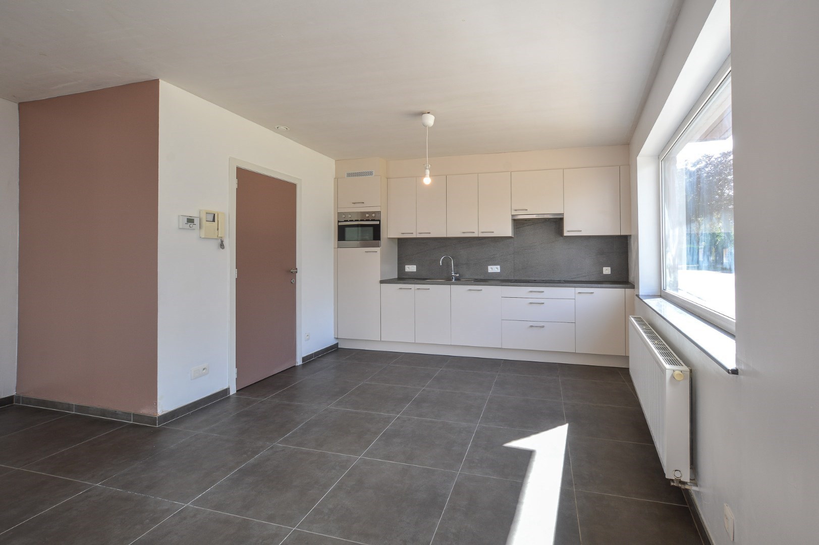 Gelijkvloers appartement met 1 slaapkamer in het hartje van Oudenburg 