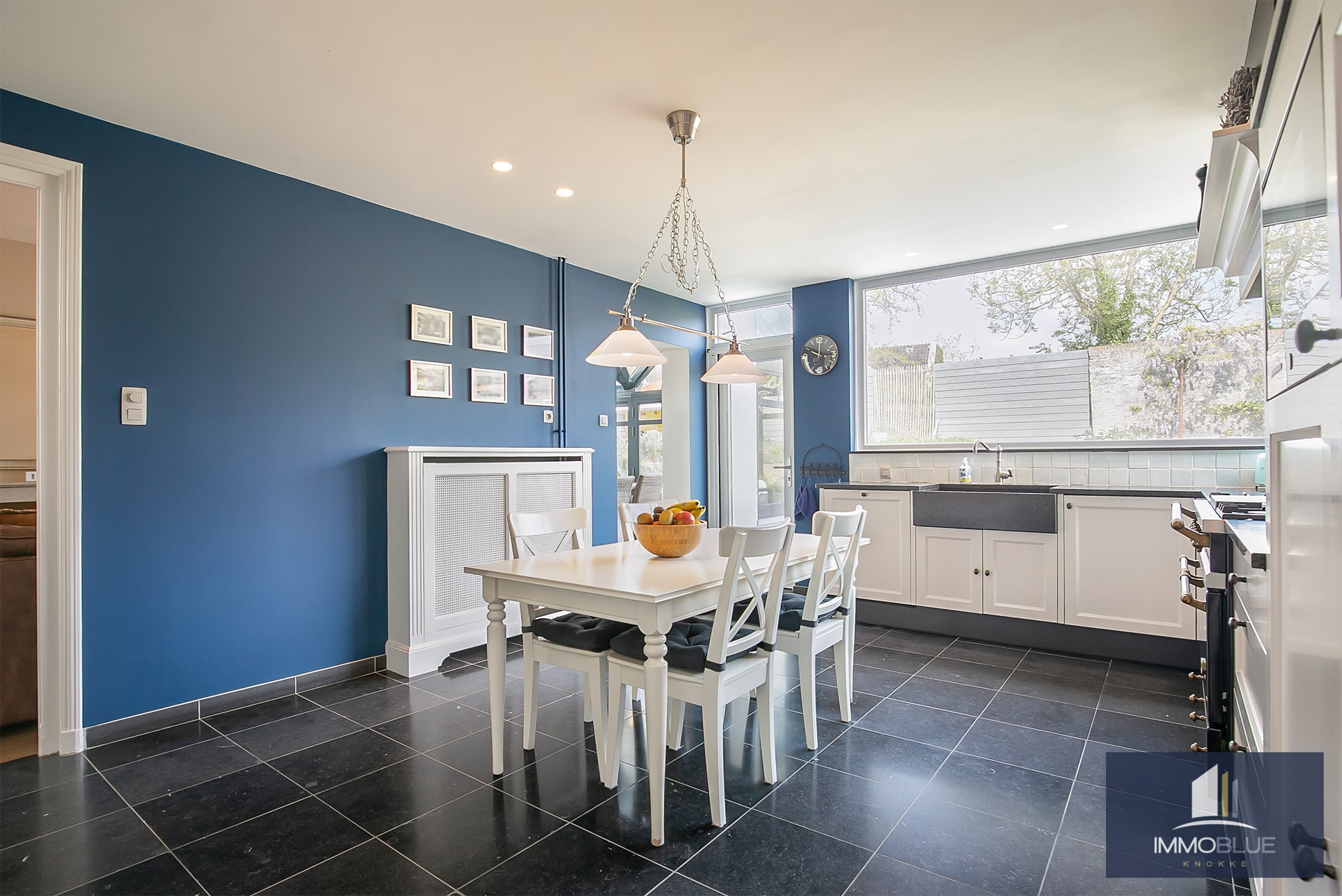 Maison de maître exclusive et élégante avec de grands espaces de vie. 