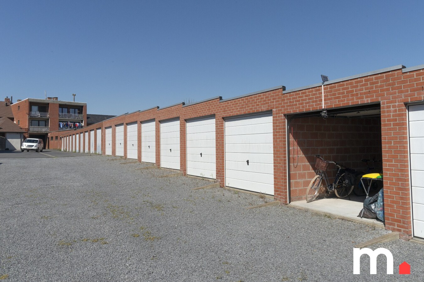 Garage te koop nabij het centrum van Lendelede! 