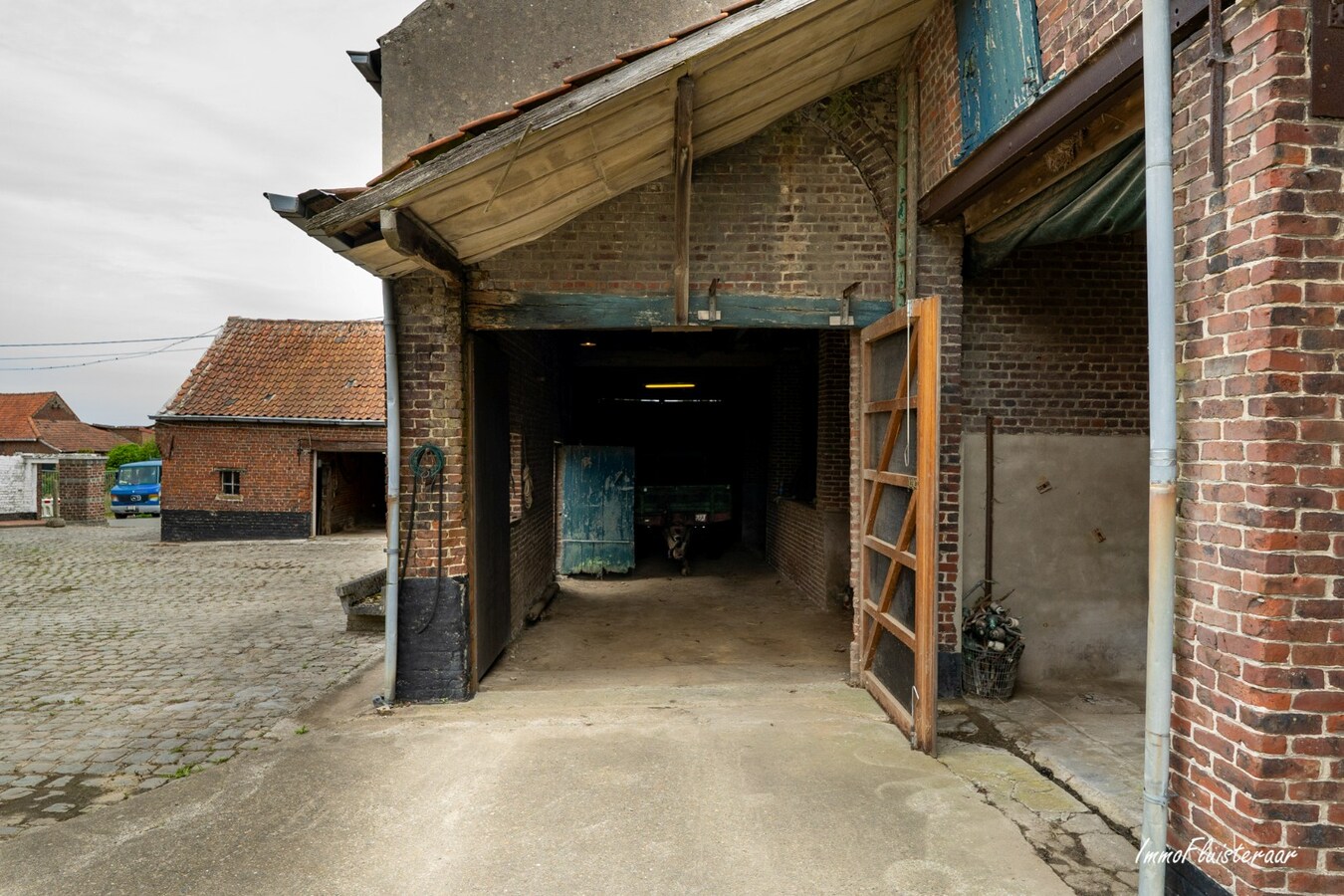 Property for sale in Roosdaal