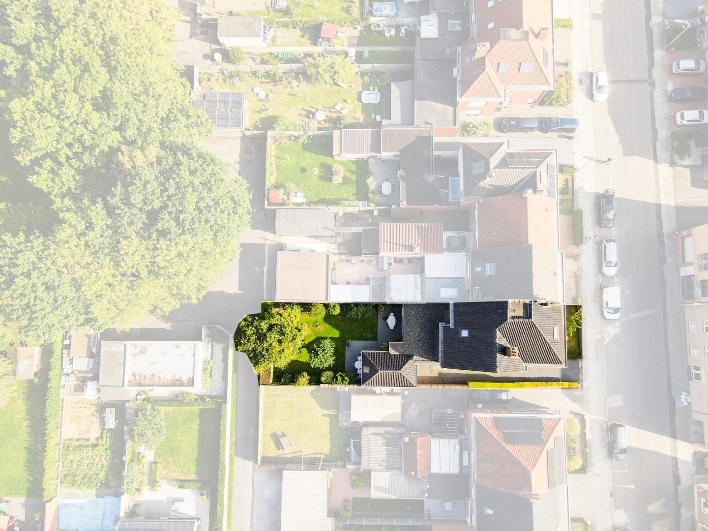 Halfopen ruime gezinswoning op 407m² 