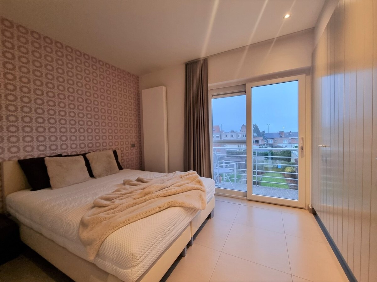 Knap appartement met open zicht te Heist 