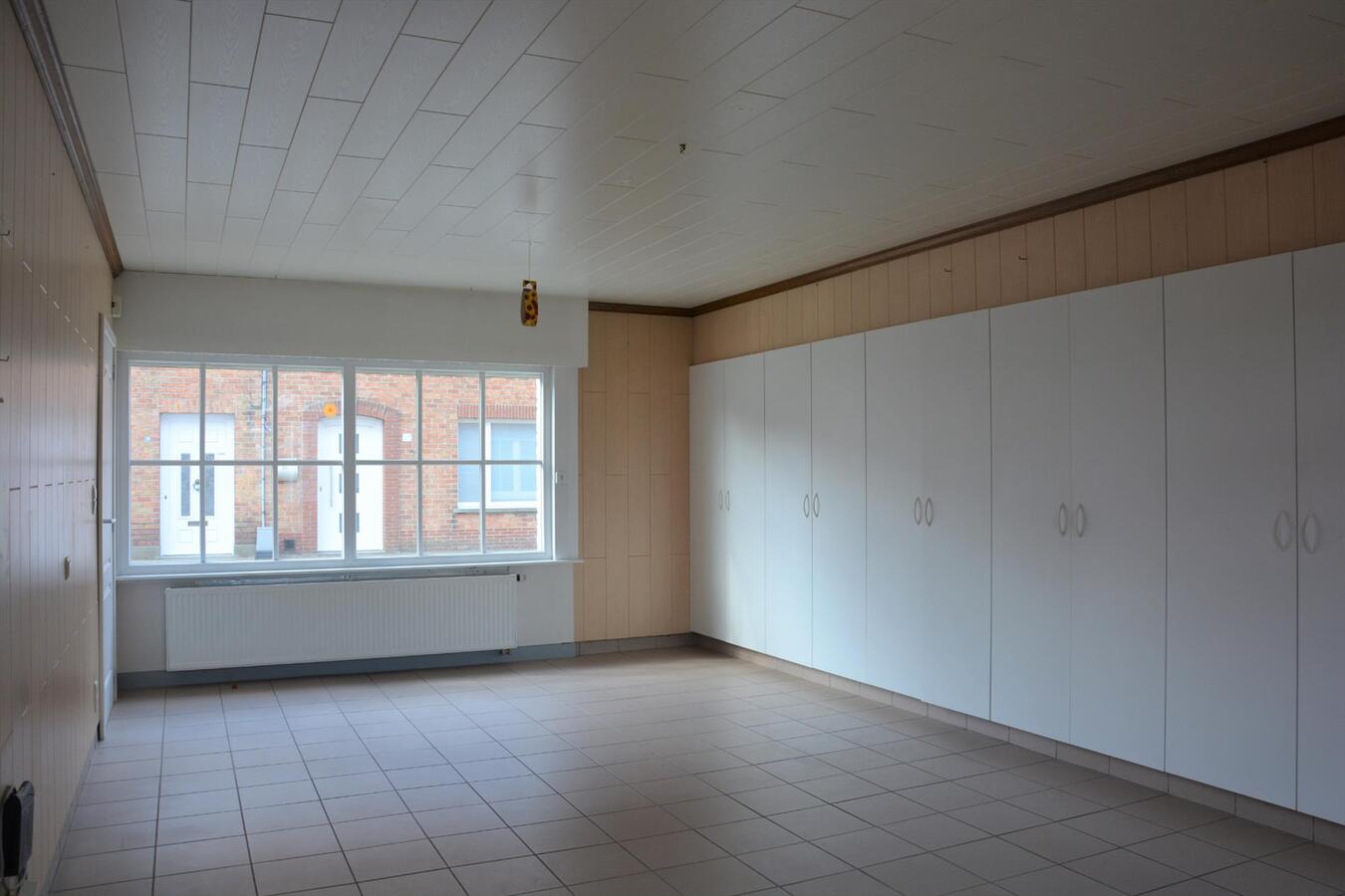 Op te knappen woning in rustige straat 