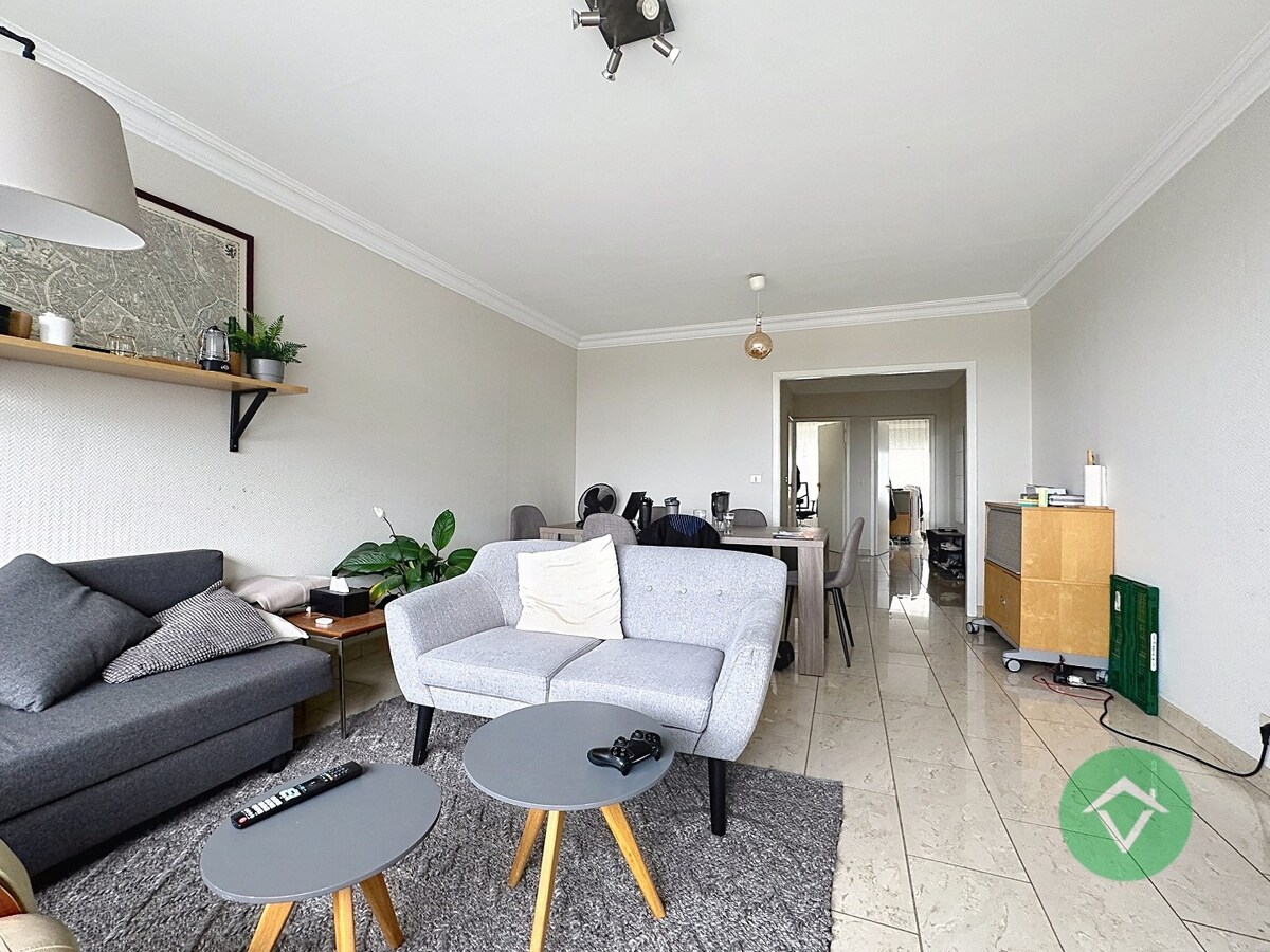 Appartement met 2 slaapkamers en terras te Gent 
