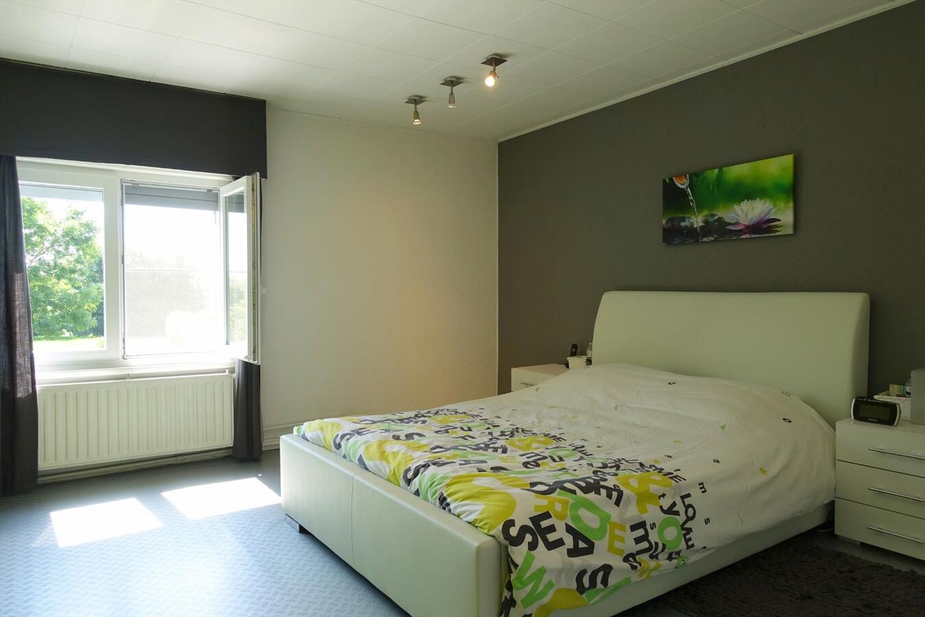 Ruime woning met 4 slaapkamers 