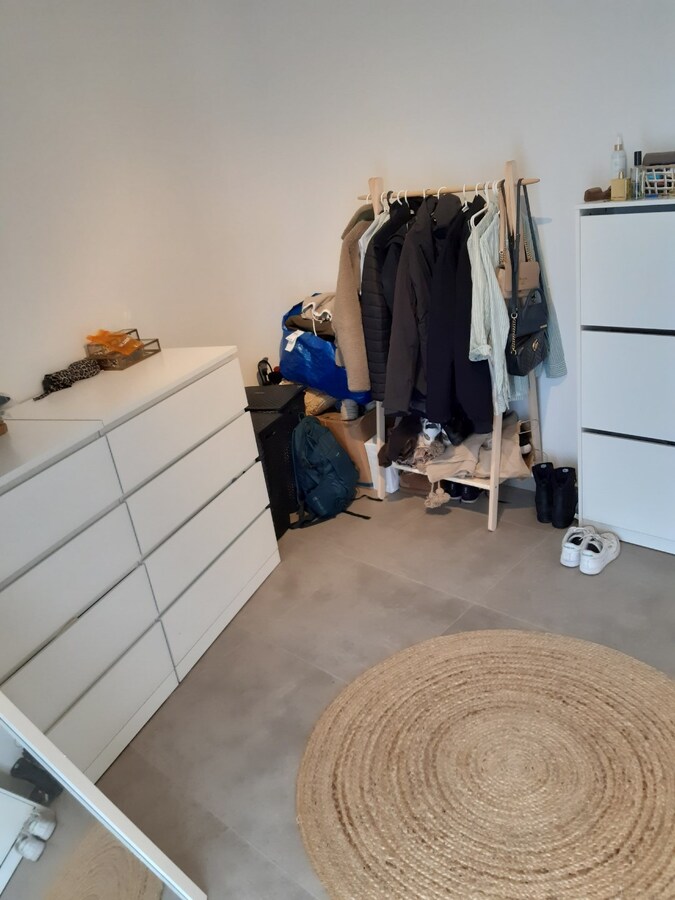 Gelijkvloers appartement met terras. 