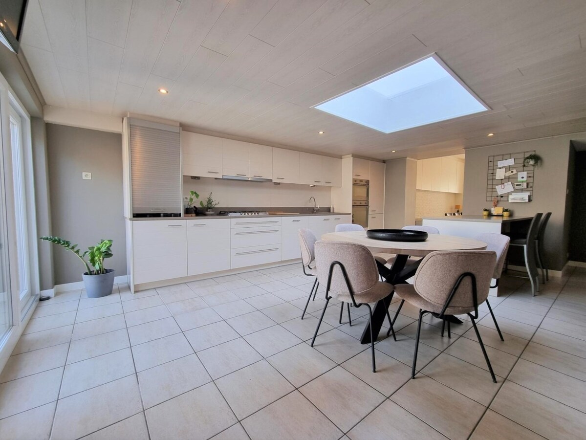 Volumineuze, lichtrijke, zeer mooie gezinswoning met tuin - Heist 