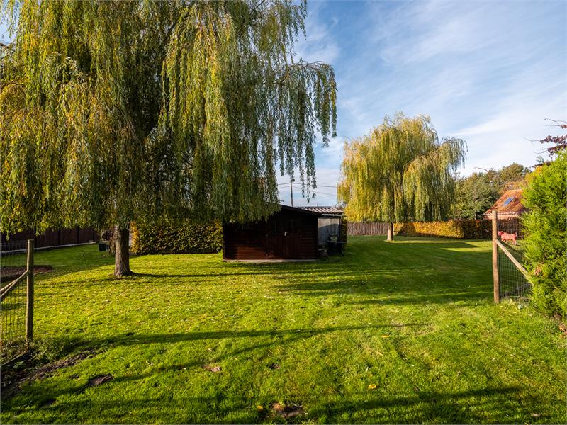 Landelijk gelegen vrijstaande woning op groot stuk grond! 