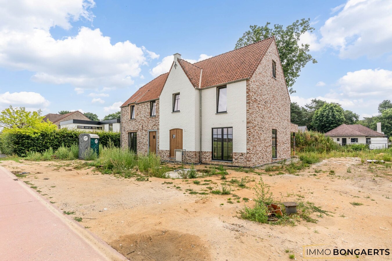 Nieuwbouwwoning met vier slaapkamers in Opglabbeek (NOG 1 BESCHIKBAAR) 