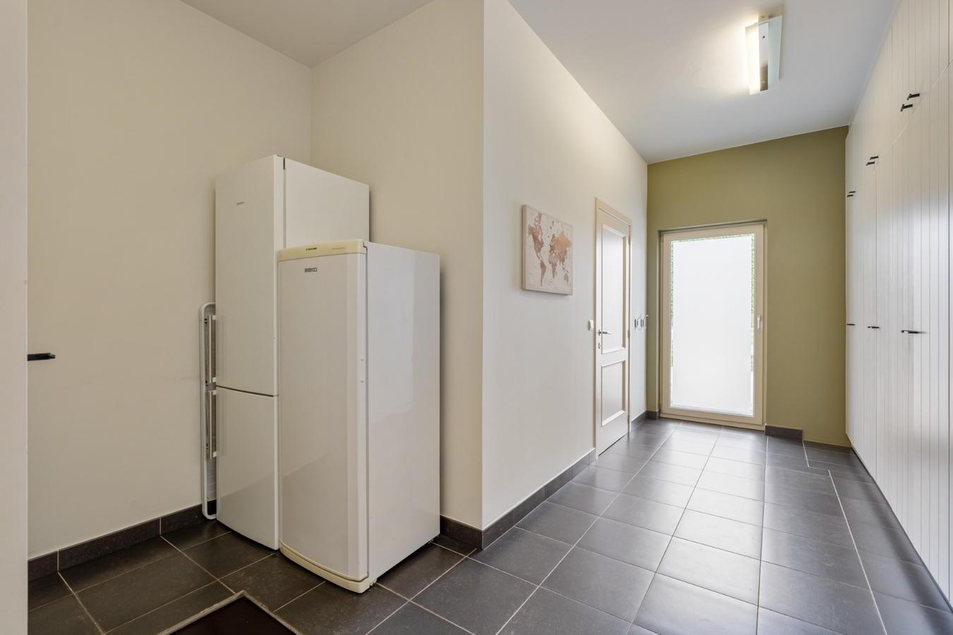 Stijlvolle villa in tijdloze pastorijstijl met zwembad en exclusieve tuinbeleving. 