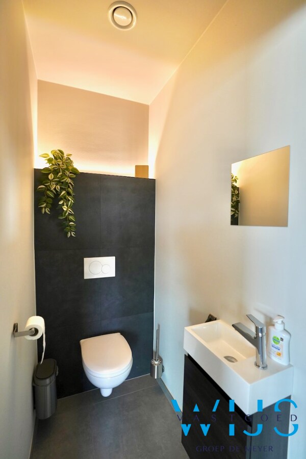 Zeer tof kantoor van 130m² te Assenede ! 