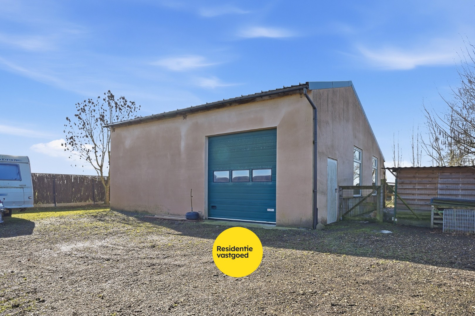 Landelijk gelegen villa met loods in Aartrijke 