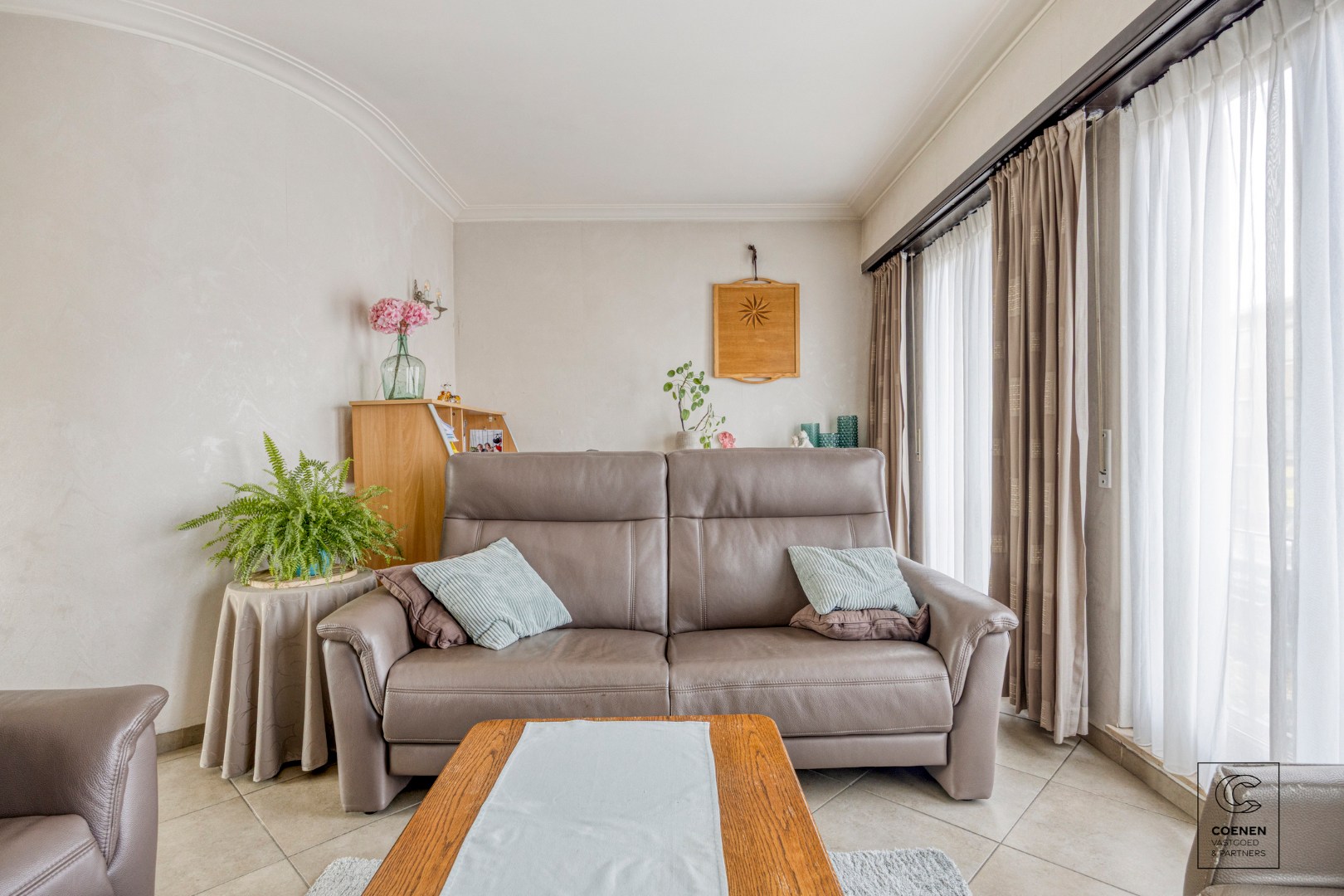 Zeer verzorgde bel-etagewoning op een centrale ligging te Kontich! 