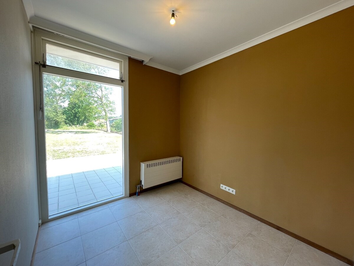 "Ruime open bebouwing met prachtige tuin in Lummen - 3 slaapkamers, bureauruimte en 1 badkamer" 