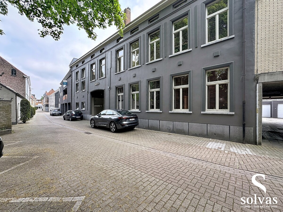 Ruim en lichtrijk appartement met zicht op het park in hartje Maldegem 