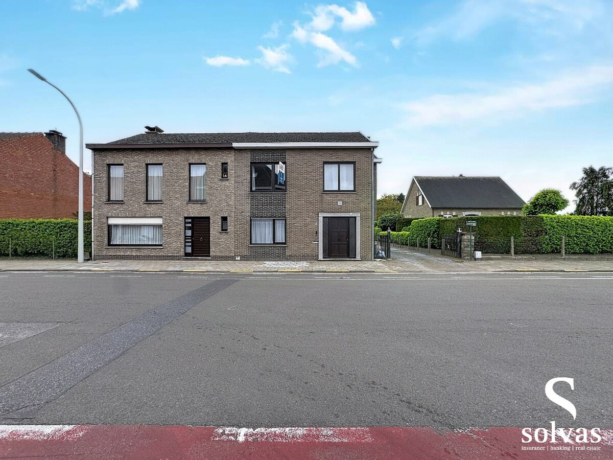 Halfopen woning gelegen te Eeklo 