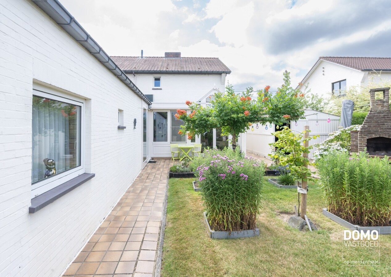 RUSTIG GELEGEN, RUIME WONING MET 4 SLAAPKAMERS, TUIN &amp; AANGRENZENDE STUDIO MET ENERGIELABEL D GELEGEN IN ALKEN 