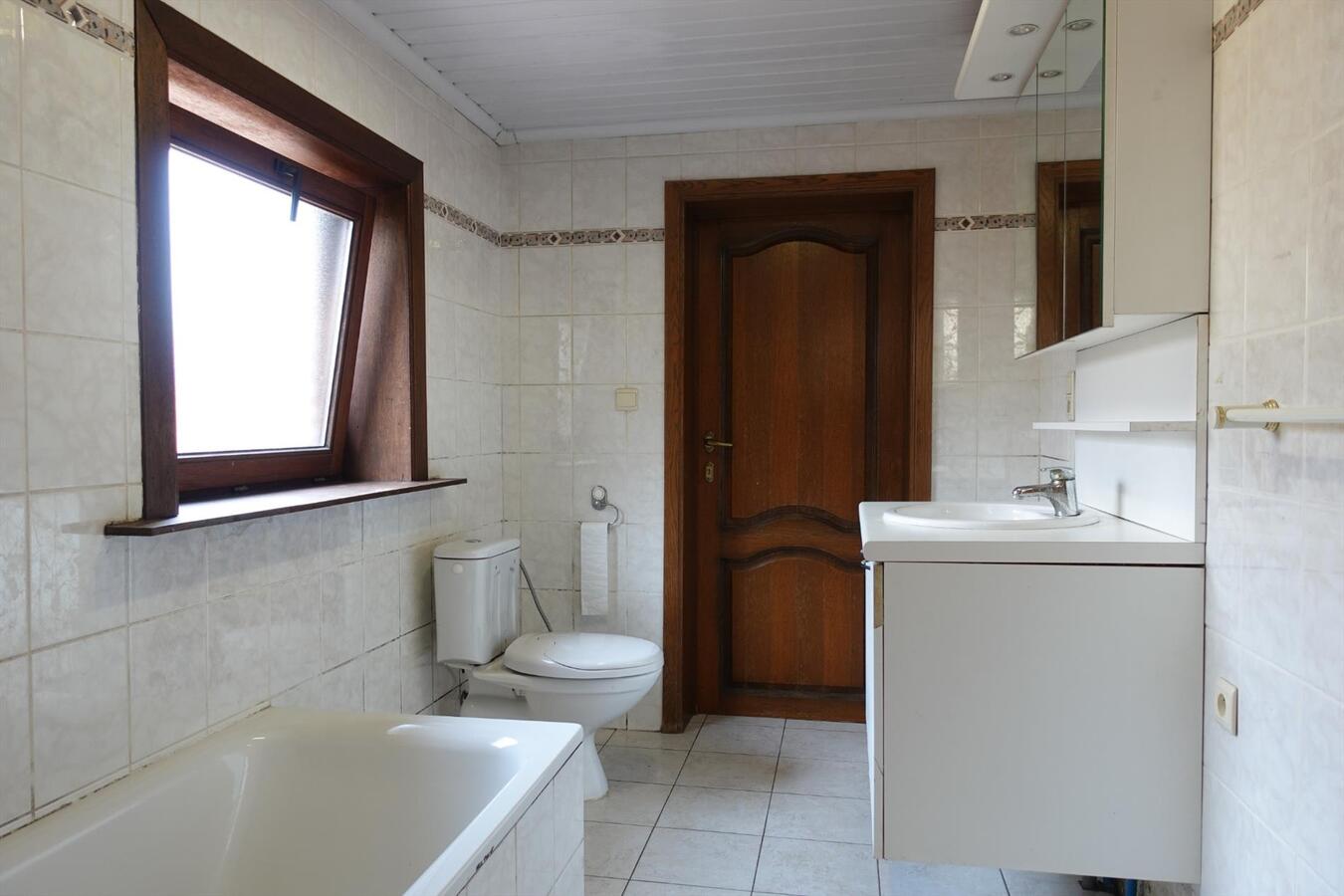 Rijwoning met tuin in centrum Eernegem 