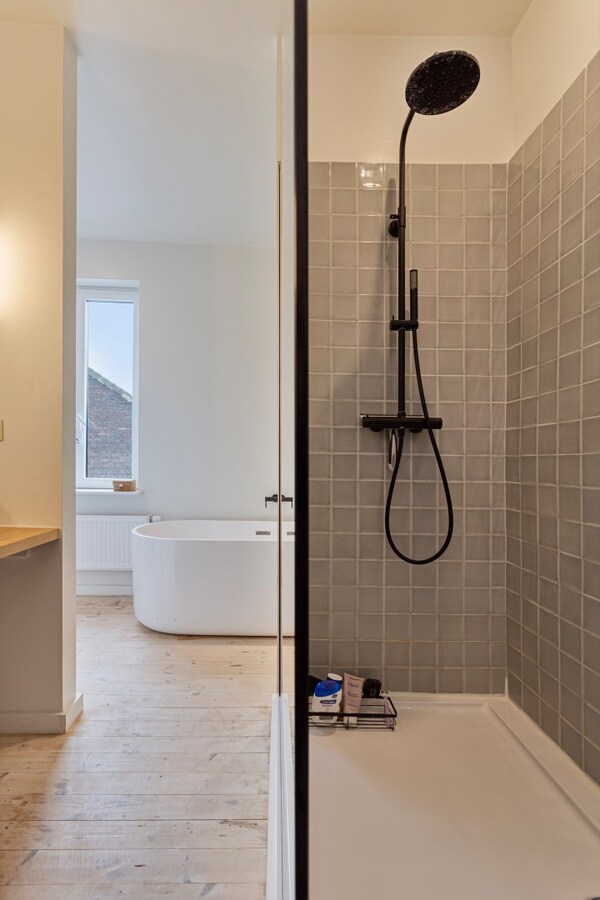 Volledig gerenoveerde en instapklare burgerwoning - 3slpks 