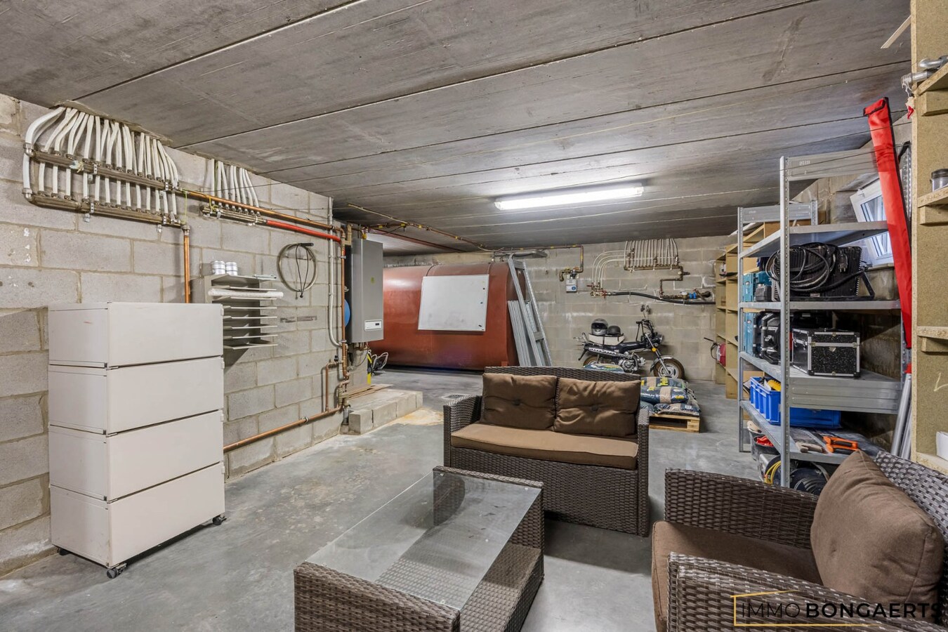 Instapklare woning met 4 slaapkamers en zwembad 