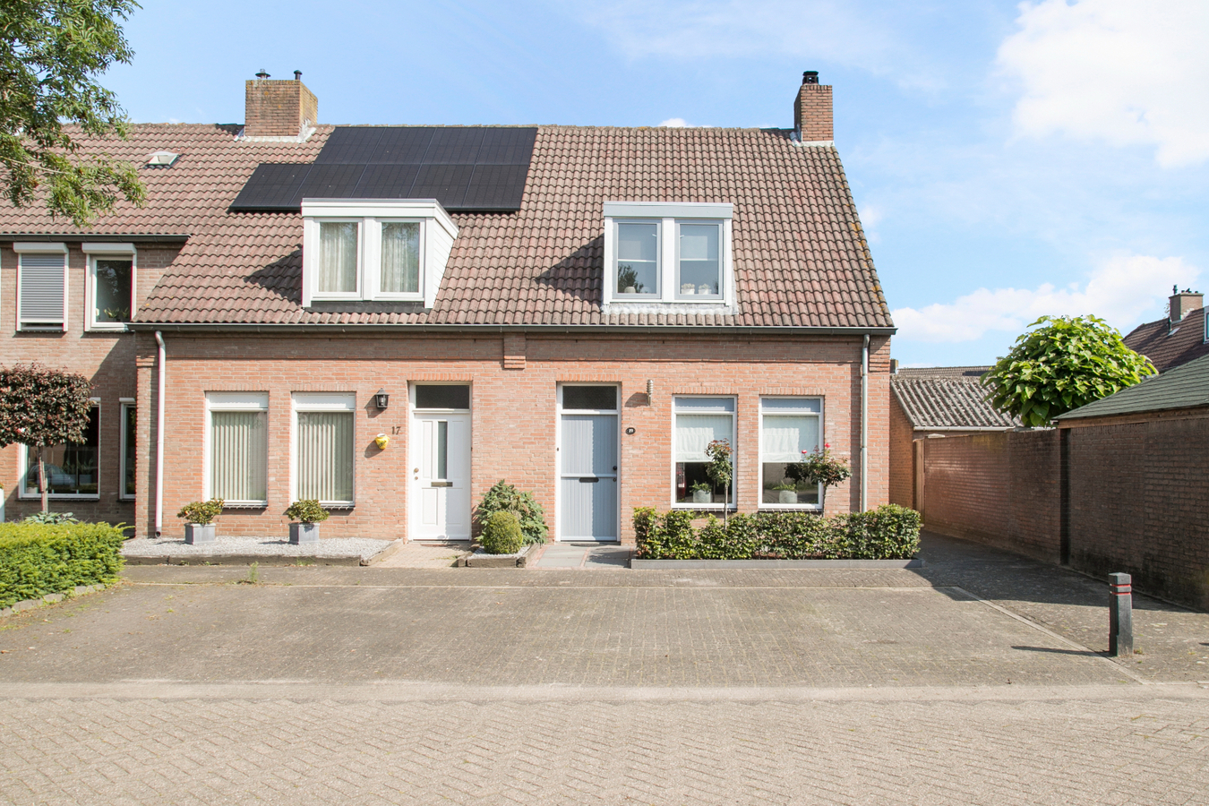 Prachtige afgewerkte hoekwoning op een rustige locatie aan de rand van Hapert. 