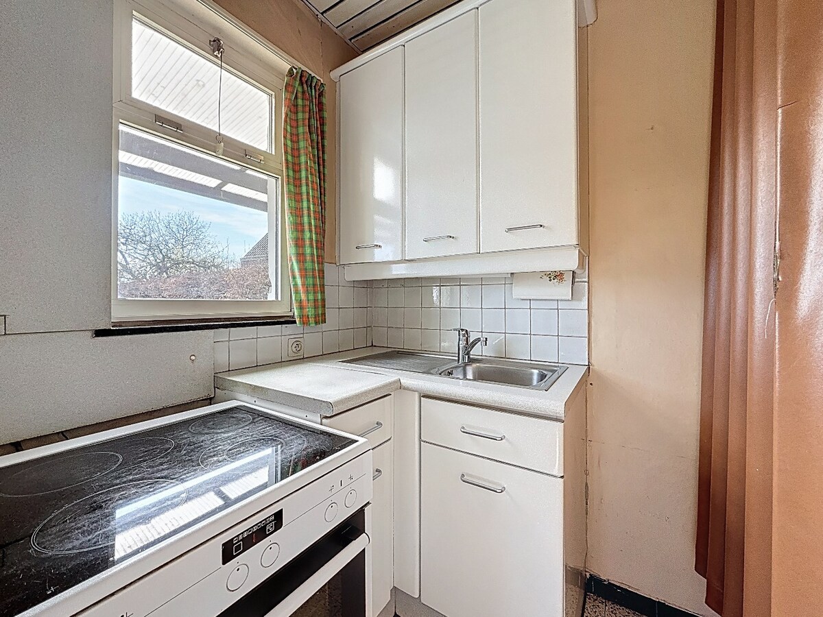 Te renoveren/te slopen HOB met tuin aan station Sint-Denijs-Boekel 