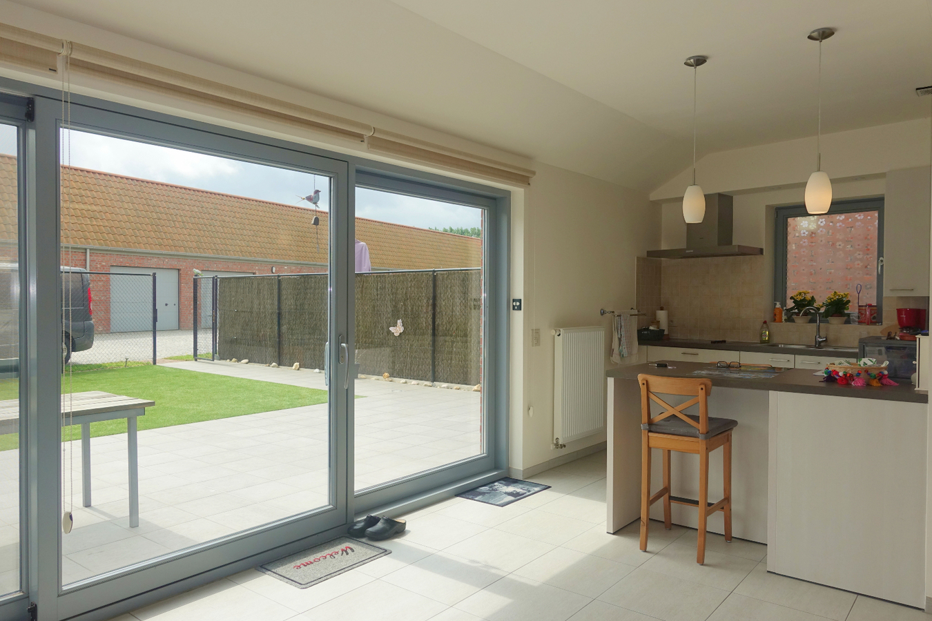 Halfopen woning met garagebox 