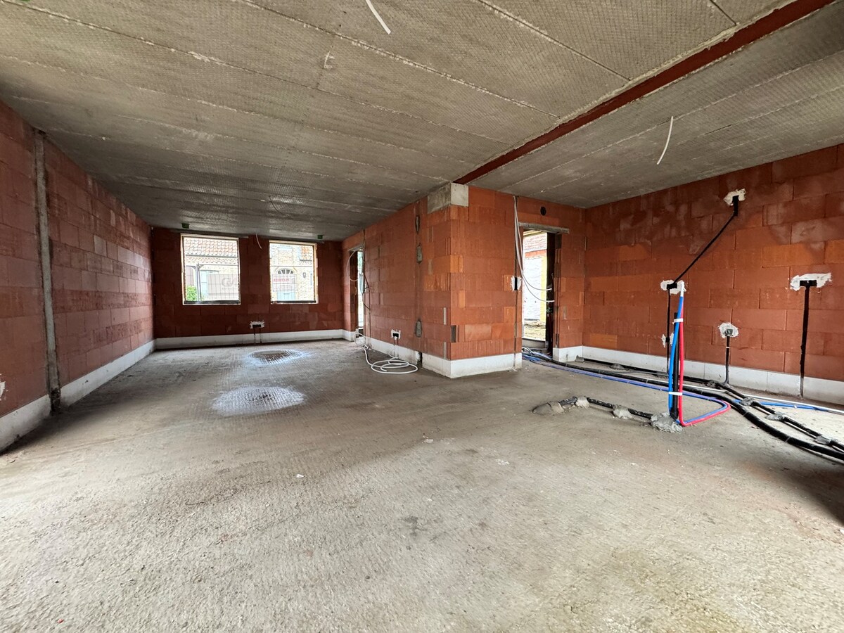 Alleenstaande nieuwbouwwoning met 4 slaapkamers en tuin te Koekelare 