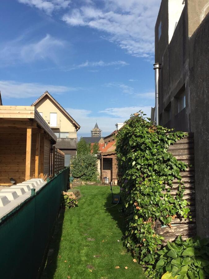 RUIME WONING MET ZUIDGERICHTE TUIN TE BREDENE DUINEN 