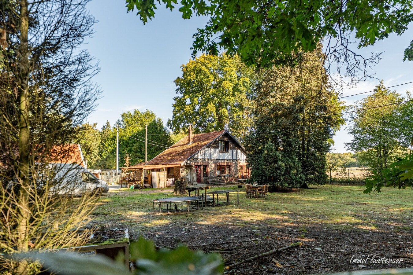 Rustig gelegen woning met renovatiepotentieel op ca. 40 are in Beverlo 