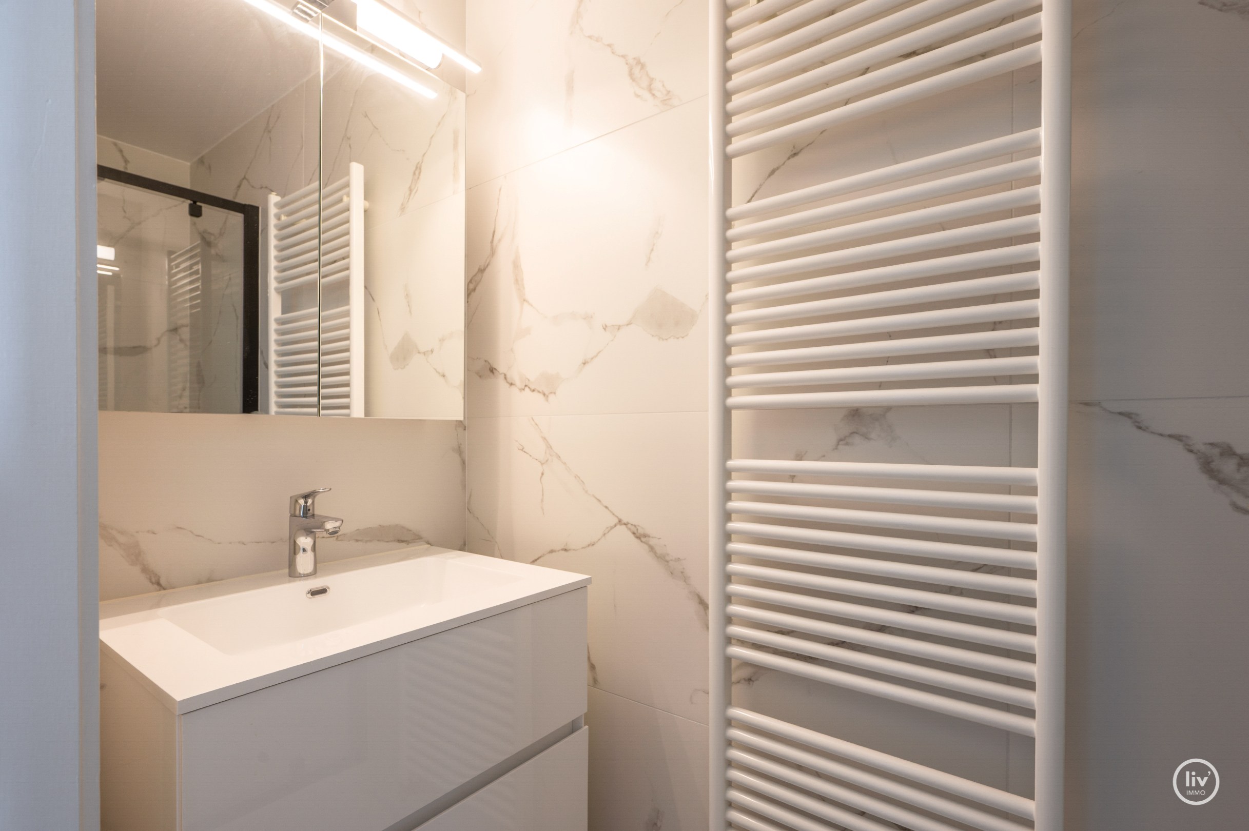 Spacieux duplex avec 3 chambres dans un emplacement de premier choix sur la Van Bunnenvaan à Knokke. 