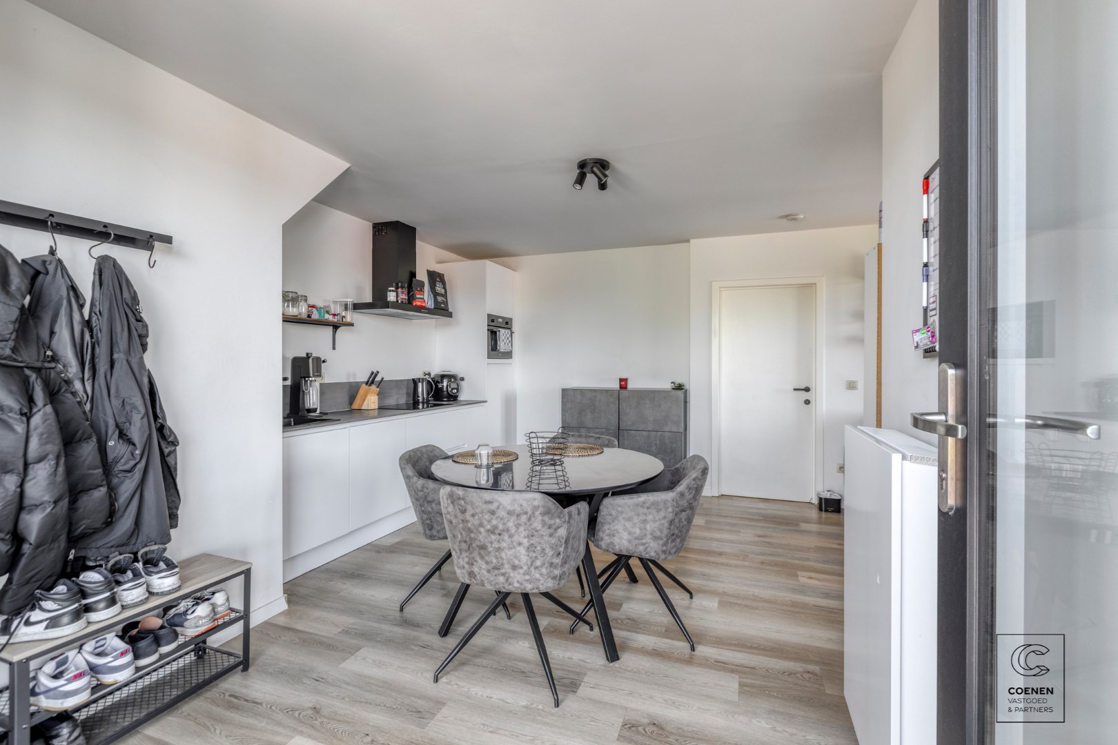 Instapklaar, recent gerenoveerd dakappartement van 55 m² te Geel! 