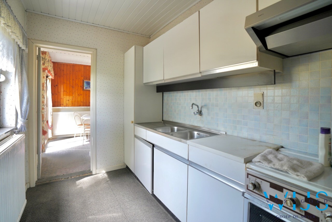 Te renoveren woonhuis met landelijke ligging te Assenede ! 