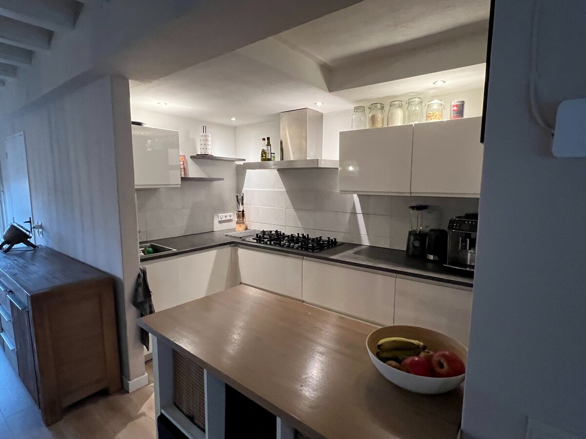 Huur appartement met 2 slaapkamers gelegen in het centrum van Bladel. 