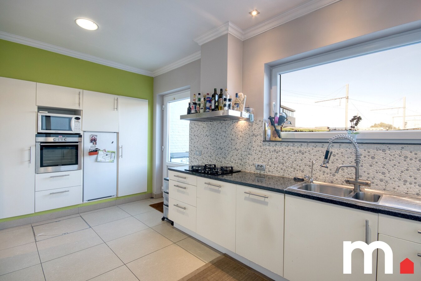 Centraal gelegen, instapklare woning met praktijkruimte én EPC B  te Kortrijk ! 